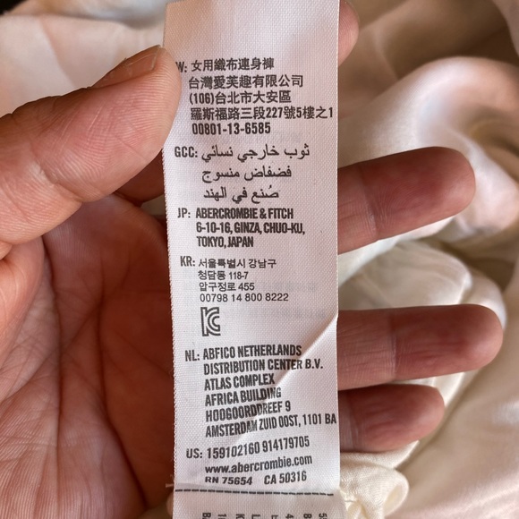 Abercrombie and Fitch Flower Romper - Picture 7 of 9